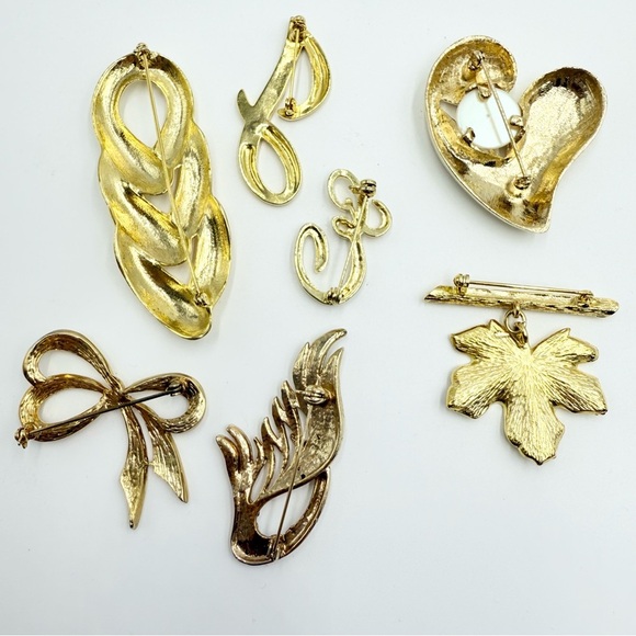 Vintage Gold Tone Rhinestones Monogram Swan Leaf Bow Tie Brooches Lot - Picture 10 of 10